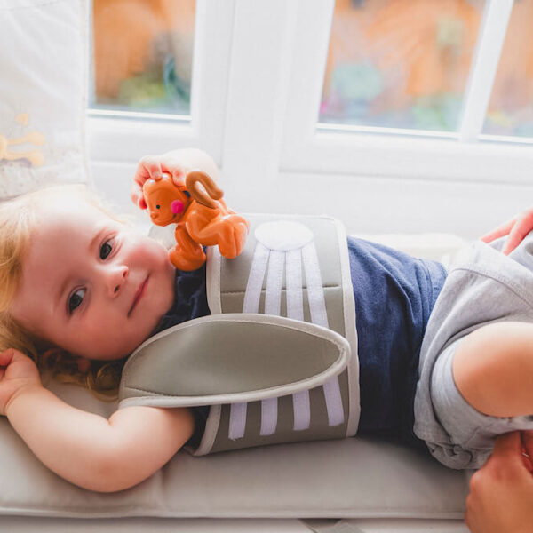 Anti-roll changing mat with bamboo insert for safer nappy changing Anti-roll changing mat with bamboo insert for safer nappy changing